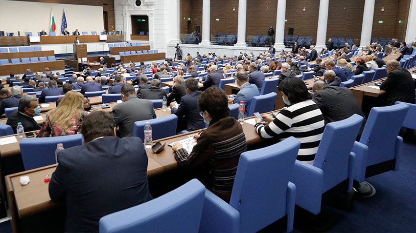 Парламентът прие на второ четене промени в Закона за насърчаване на заетостта